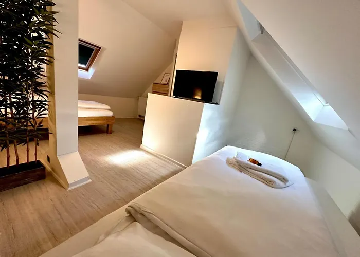 Relax Sauna & Gemuetlichkeit, Wlan, Netflix, Kingsize Betten, Enspannung * Eschweiler